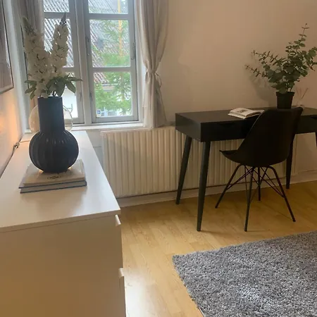 4 Vaerelser Naer Hillerod, Lige Ved Skov *